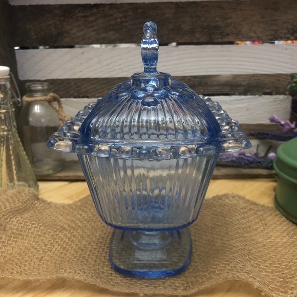 Vintage Indiana Glass Co Candy Dish #7830 - Picture 2 of 11